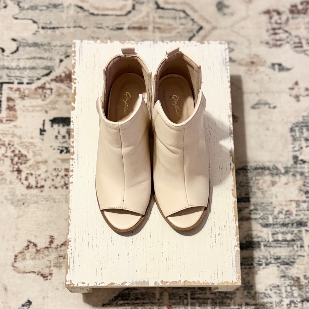 Qupid Bonnie Peep Toe Ankle Booties - Picture 6 of 8